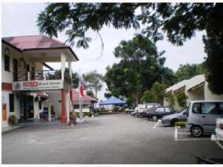 Ismah Beach Resort Masjid Tanah Exterior photo